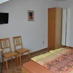 U Zamku Konukevi 3*